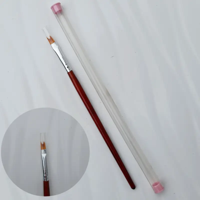 PINCEL PARA NAIL ART 
CON CAPUCHÓN