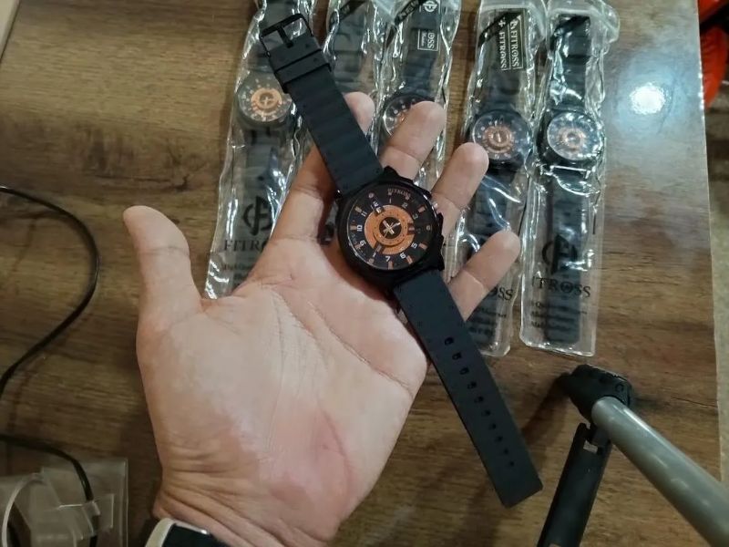 MANS MODREN WATCH