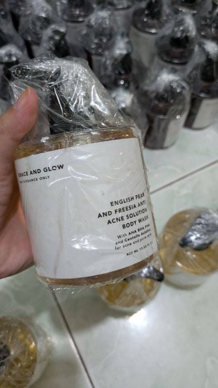 Grace and Glow body wash 400ml