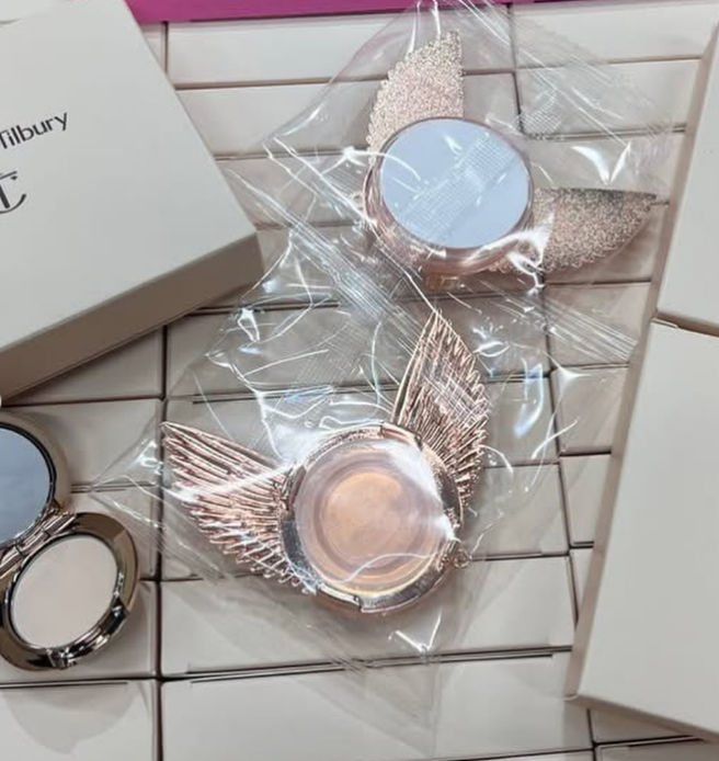 Charlotte Tilburry Phone Grip only (no powder)