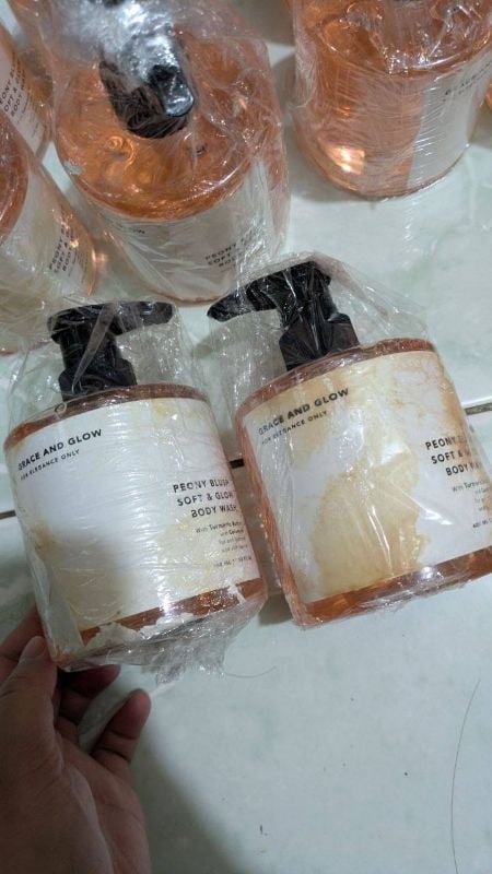 Grace and Glow body wash 400ml