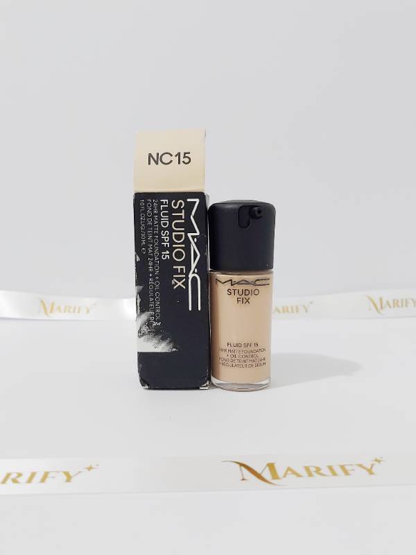 MAC Studio FIx Fluid SPF 15 24HR Matte Foundation + Oil Control NC15
