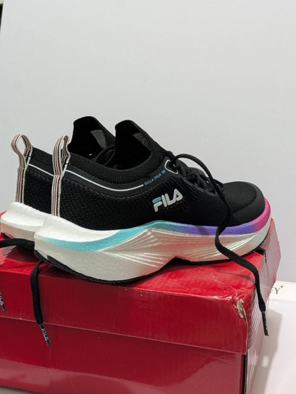 FILA Women XLS Phase LS Black/White
Complete inclusions: Box, replacement lace, tags