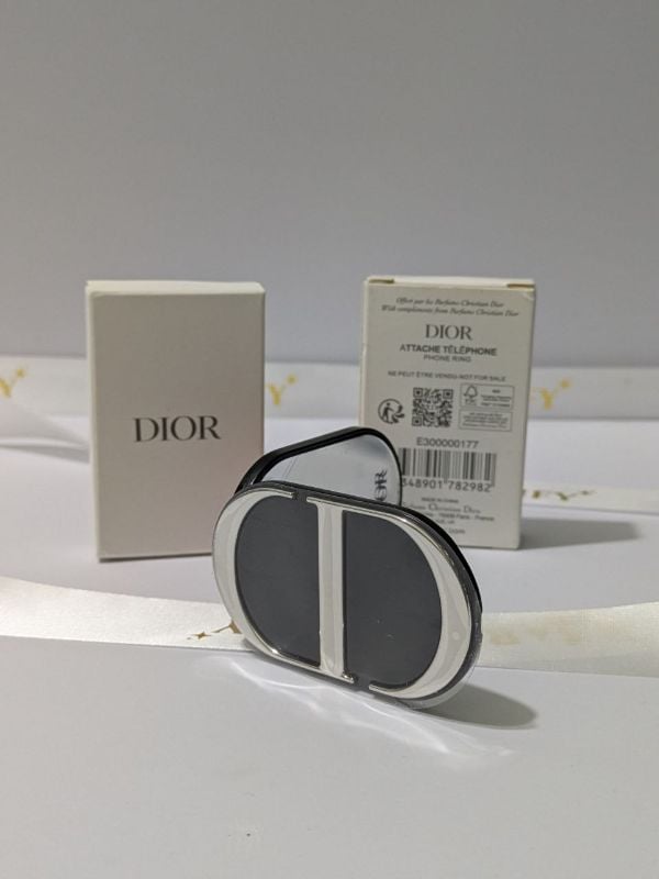 DIOR Beauty CD Logo Phone Ring Holder – Dual Mirror