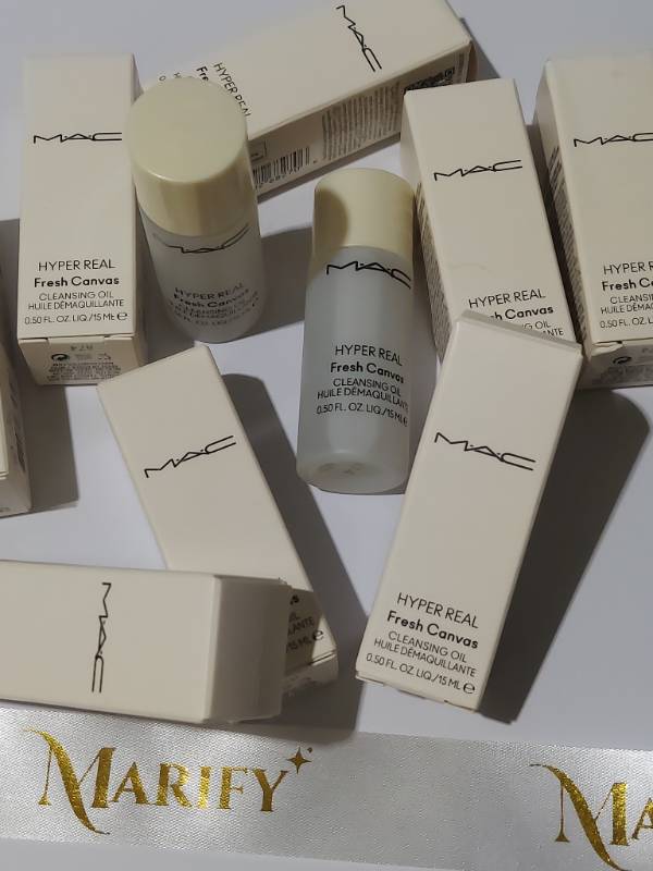MAC Hyper Real Fresh Canvas Cleansing Oil
