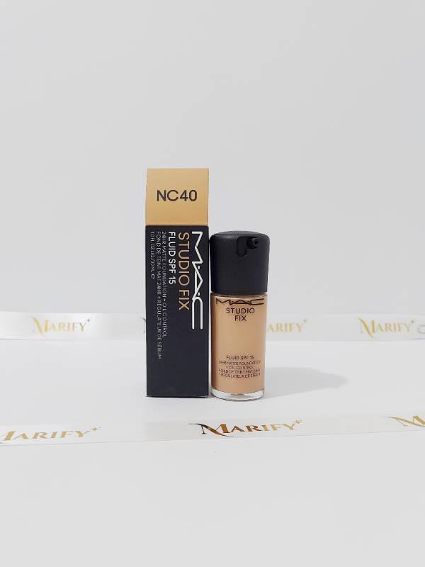 MAC Studio FIx Fluid SPF 15 24HR Matte Foundation + Oil Control NC40