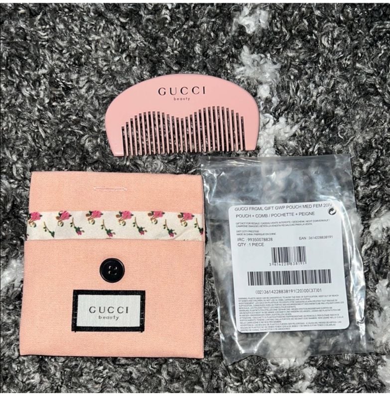 Gucci Beauty Pouch & comb GWP set