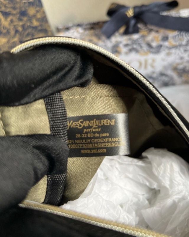 Ysl cosmetic velvet pouch