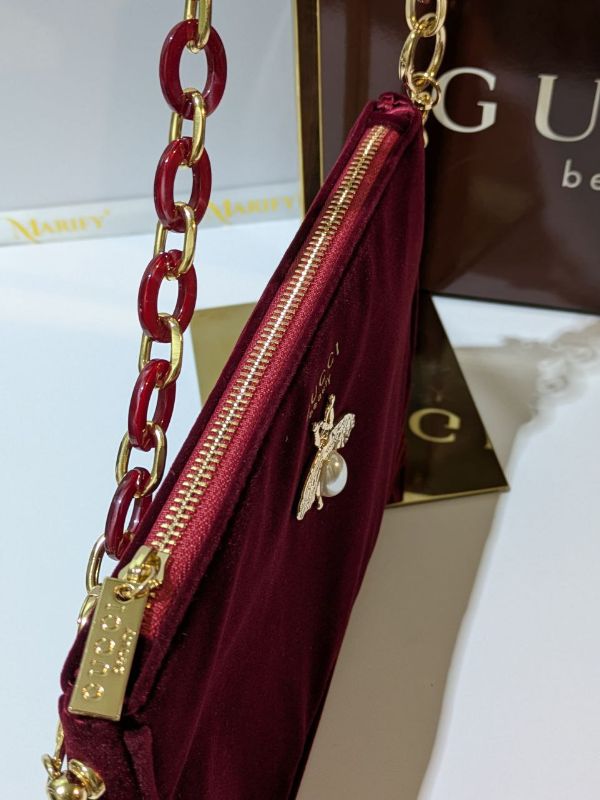 Gucci Shoulder Bag Red