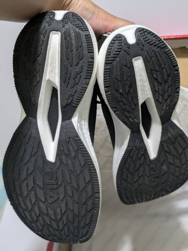 FILA Women XLS Phase LS Black/White
Complete inclusions: Box, replacement lace, tags
