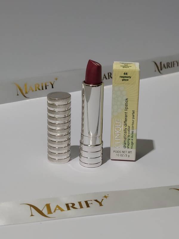 Clinique Dramatically Different™ Lipstick Shaping Lip Colour