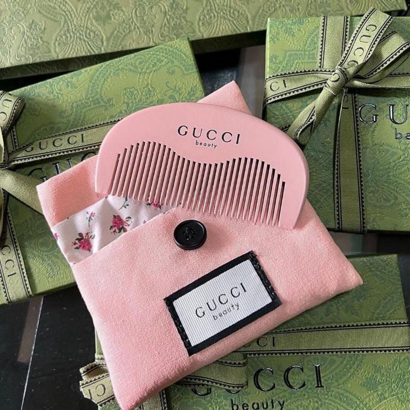 Gucci Beauty Pouch & comb GWP set