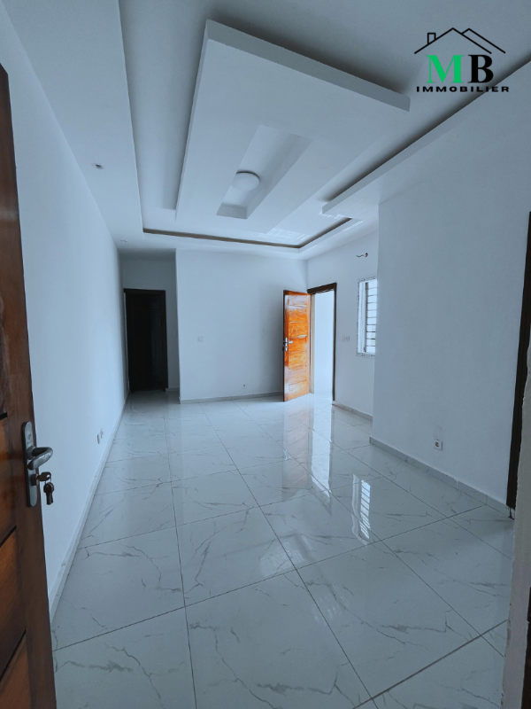 2 PIECES (Chambre Salon)