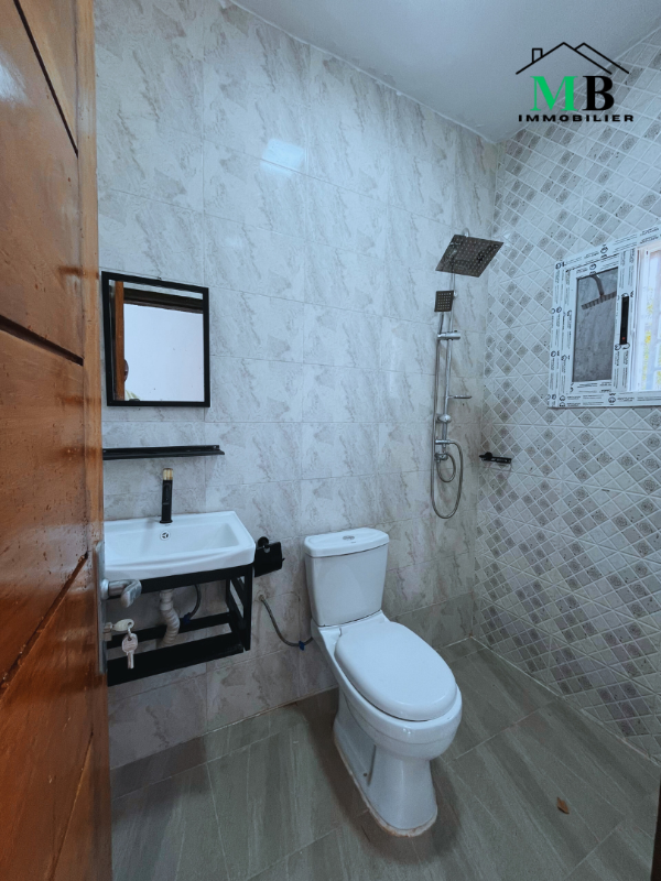 2 PIECES (Chambre Salon)