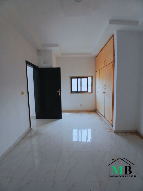 2 PIECES 3 (Chambre Salon)