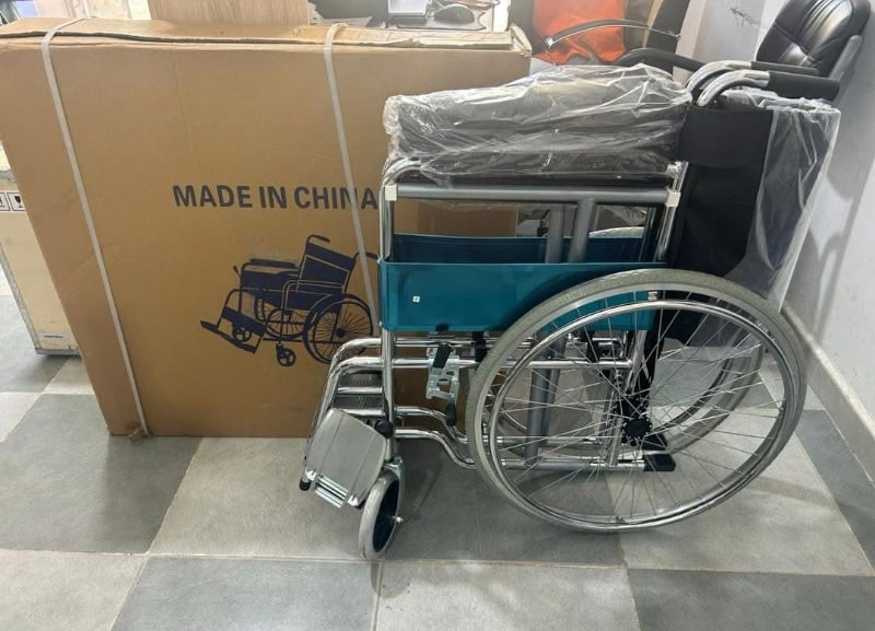 Fauteuil roulant standard pliable
