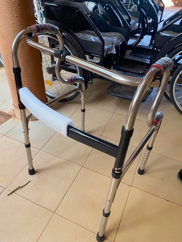 Déambulateur sans roulette