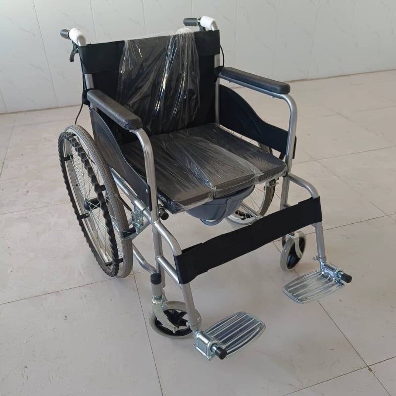 Fauteuil roulant simple avec pot