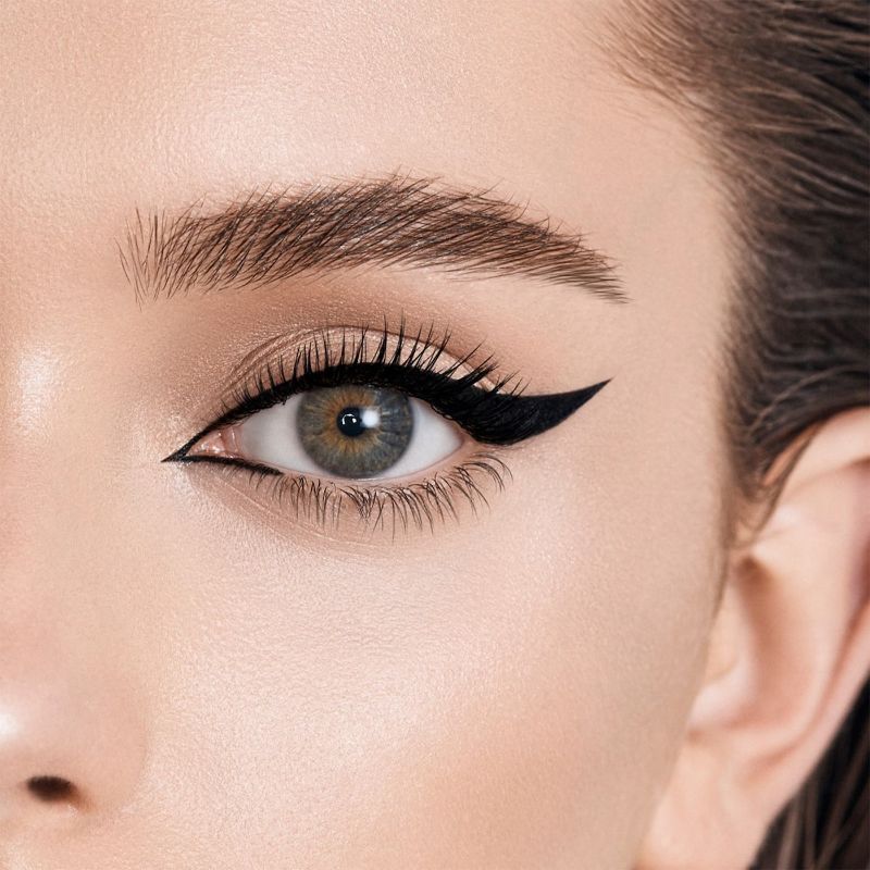 Natasha Denona Macro Blade Liquid Eyeliner