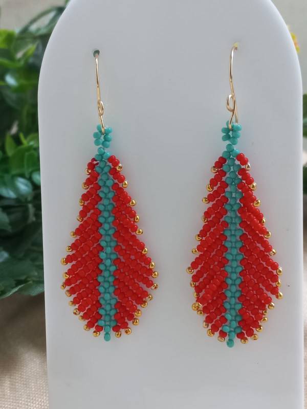 Aretes tejidos