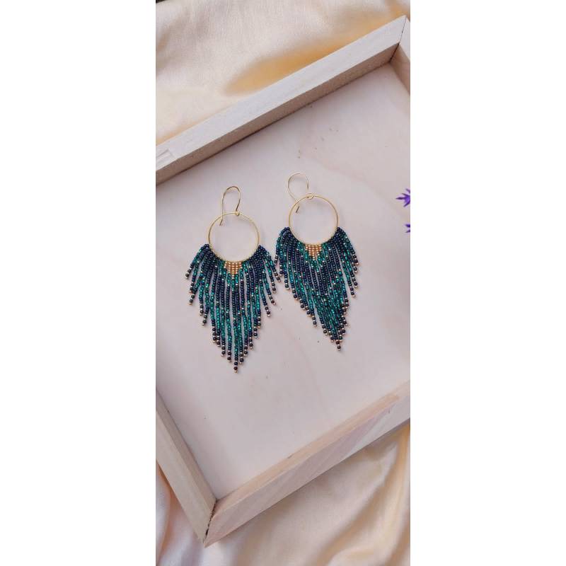 Aretes tejidos