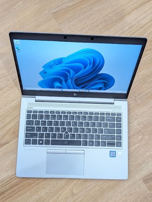 *HP EliteBook 840 G7*
14" FHD, Non-Touch Display 
Intel i7-10th Gen 
16GB RAM | 512GB SSD
Face ID • Fingerprint Scanner 
Backlit Keyboard 
Laptop + Charger only