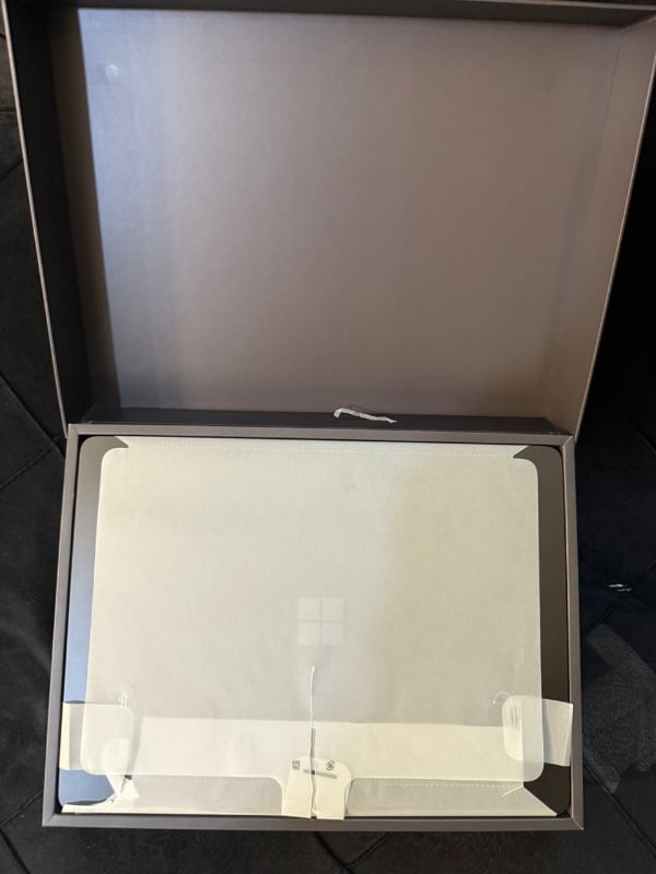 Microsoft Surface Laptop 7 (13.8’)
Touchscreen Display 
Snapdragon X Elite Edition
64GB/1TB
New Open Box