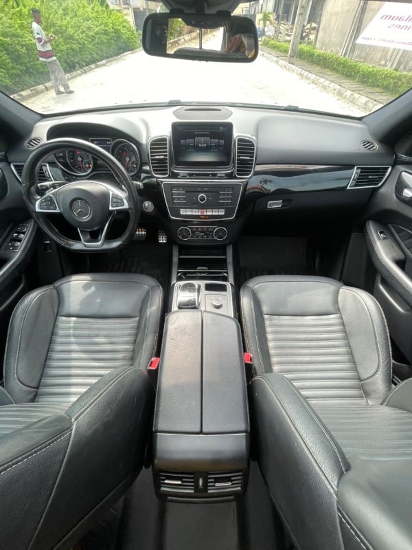 2016 GLE350 360 fullest option