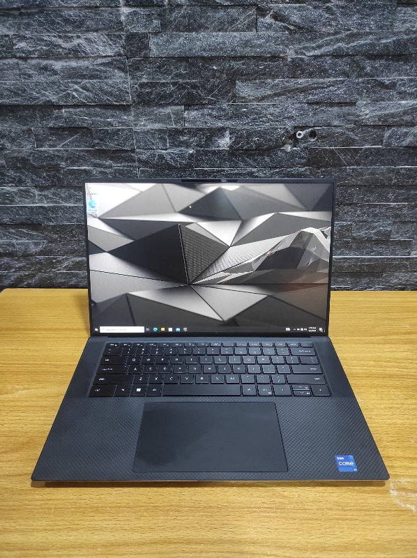 Dell Precision 5560 Workstation 
15.6" UltraSharp FHD+ Display 
Intel Core i7-11th Gen vPro 8-Core 
32GB RAM 
512GB SSD 
Nvidia Quadro T1200 4GB Dedicated 
Backlit Keyboard 
Fingerprint Unlock security
Long Lasting Battery
Laptop and Charger