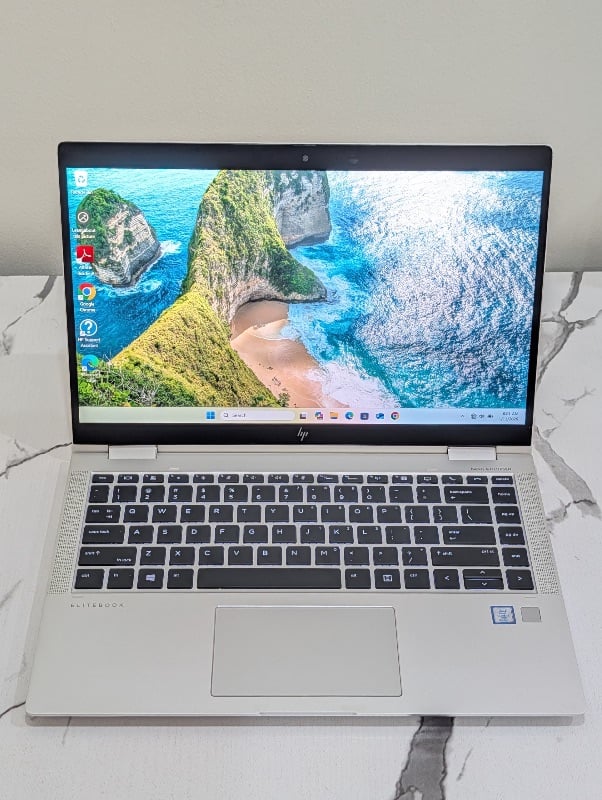 Hp probook 440 G9 Laptop 
14-inch FHD IPS LED Display
Intel Core i5-12th Gen 
16GB RAM 
256GB SSD
Backlit keyboard 
Fingerprint Scanner 
Hp Wolf Pro Security Edition 
Thunderbolt Port 
Windows 11
Laptop and Charger