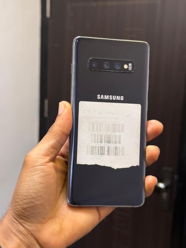 Samsung S10+
8GB|128GB