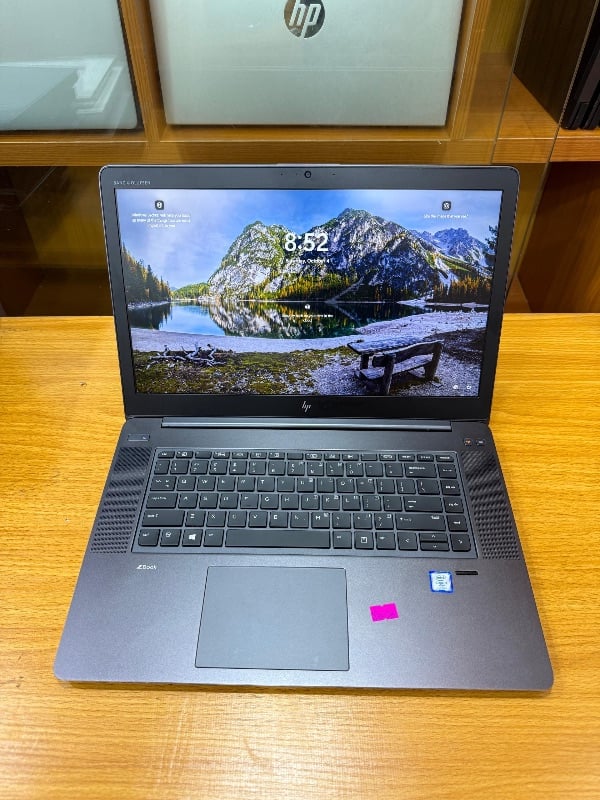 HP Zbook Studio 15 G4
Intel Core i7-7700HQ @ 2.8Ghz 
16gb ram; 512gb ssd 
*4gb Nvidia Quadro M1200 Dedicated graphics*
7th generation 
Keyboardlight
1920x1080 15.6” FHD Display
