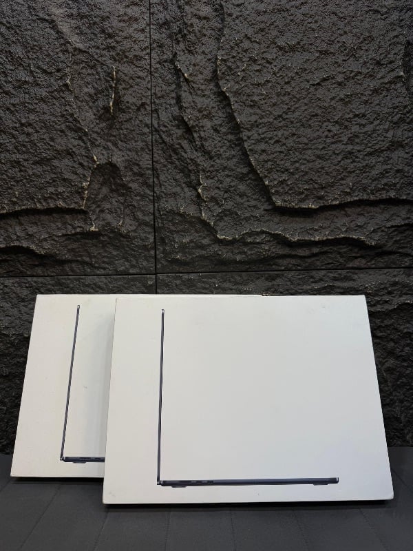 Brand new MacBook Air 2022

15 inches 
M2 Chip
8GB RAM || 512GB SSD
Touch ID
8 Core CPU || 10 Core GPU 

*MIDNIGHT*






 🇺🇸Brand new MacBook Air 2022

15 inches 
M2 Chip
16GB RAM || 512GB SSD
Touch ID
8 Core CPU || 10 Core GPU 

*MIDNIGHT*