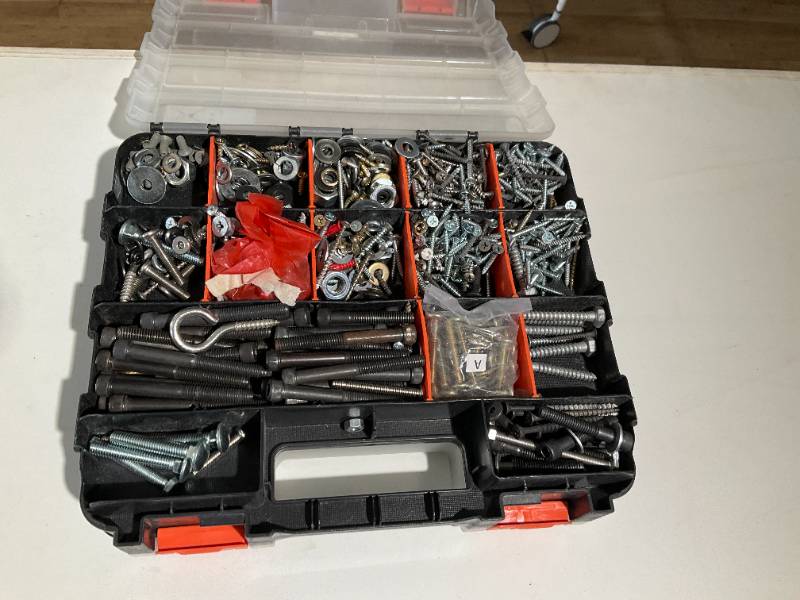 BOLTS / SCREWS / WALL ANCHORS / WASHERS