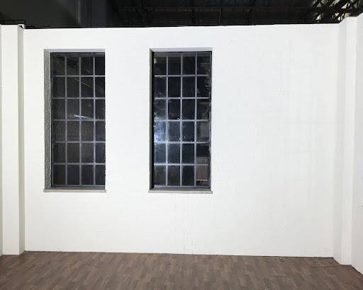 White Brick Right Windows 11ft 4in
