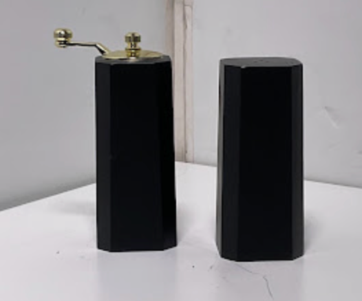 Salt and Pepper Shaker Black and Gold