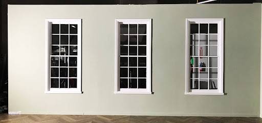 Colonial Right Windows 22ft 8in