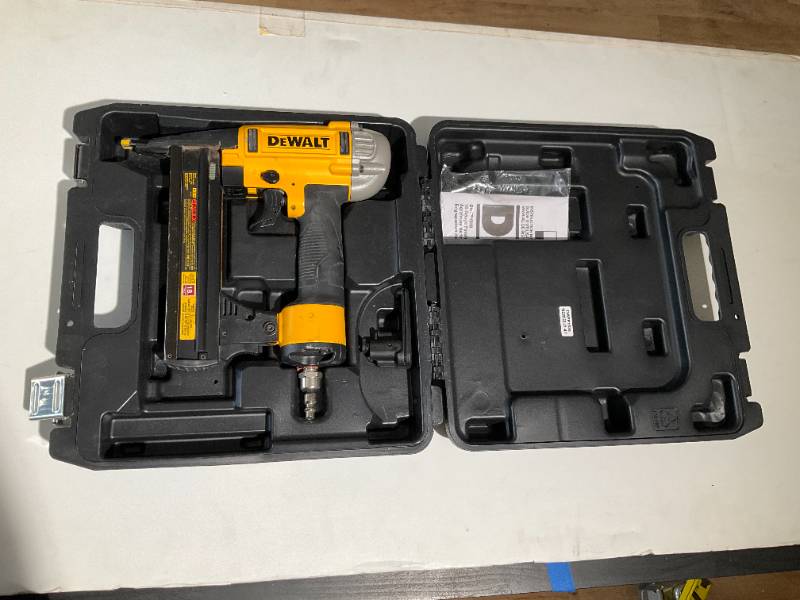 DEWALT DWFP1838 Pneumatic 18-Gauge 1/4 in. Crown Finish Stapler