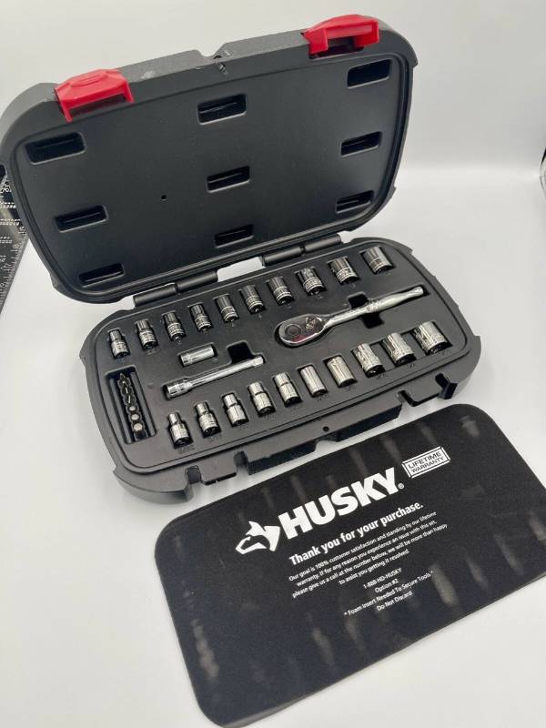 DRIVER SET - HUSKY MECHANICS 1/4 DRIVE 30 PC TOOLS SET