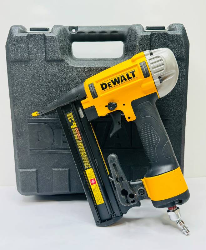 DEWALT DWFP1838 Pneumatic 18-Gauge 1/4 in. Crown Finish Stapler