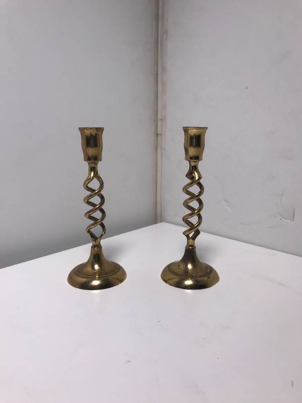 Vintage Brass Twisted Metal Holder