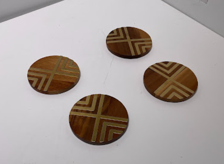 Round Wood With Gold Coaster