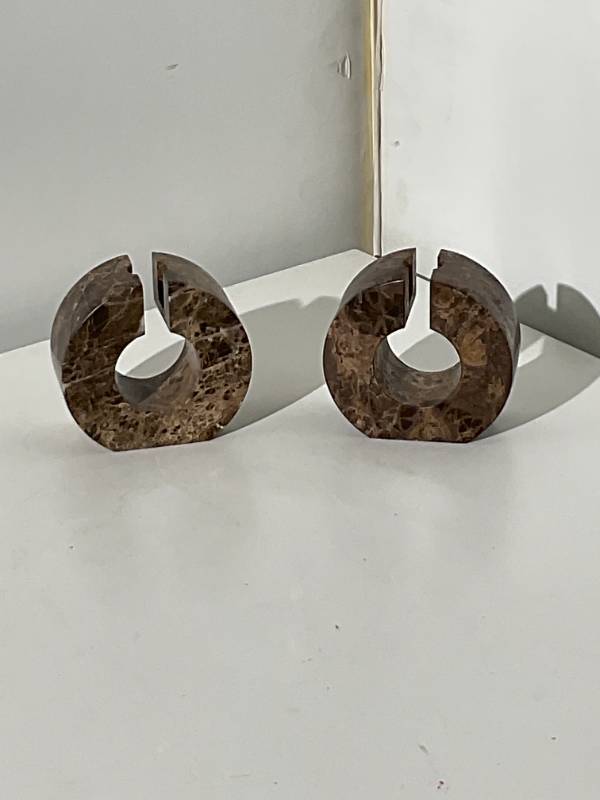 Rosario Curved Marble Taper Holder