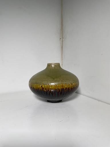 Round Flat Ceramic BudVase
