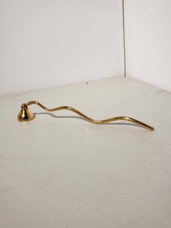 candle flame snuffer