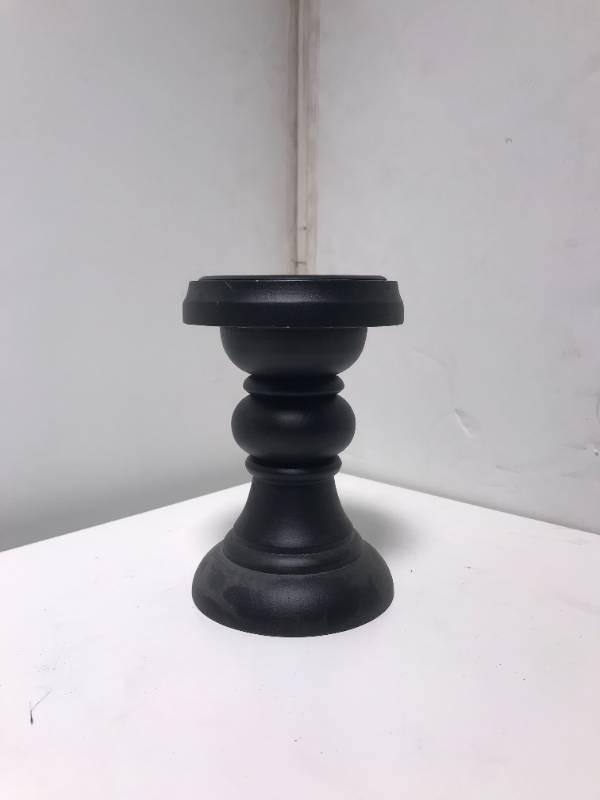Threshold Pillar Holder