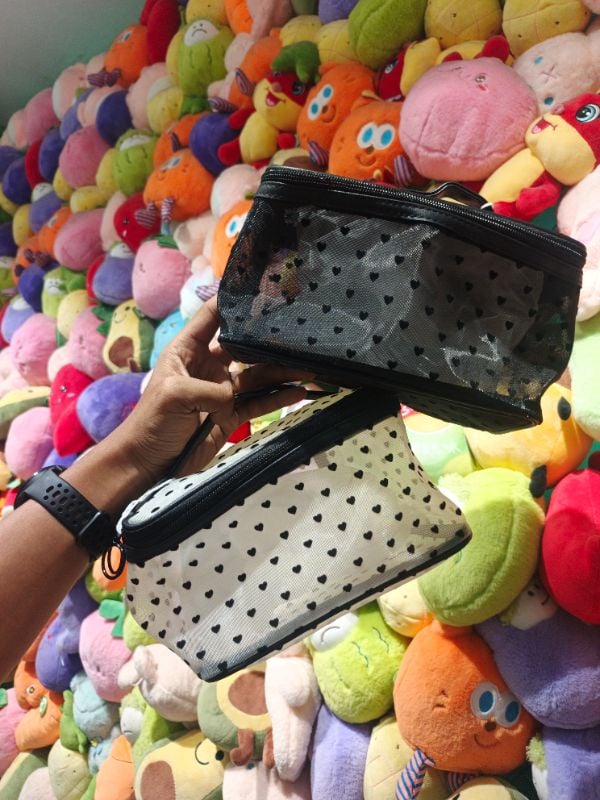 Dompet Kosmetik Jaring Motif Hati - Khaki