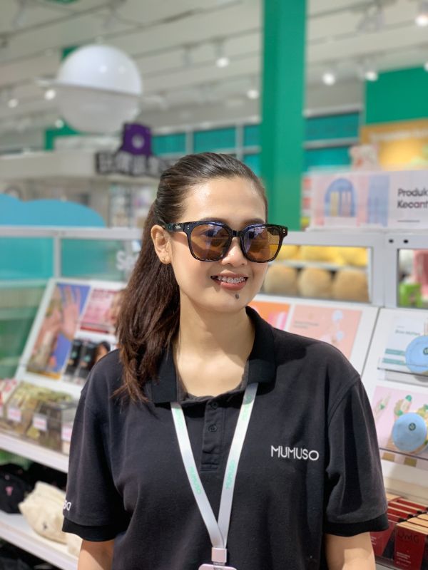Kacamata Matahari Model Sederhana B325