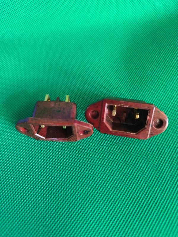2 Pin အထိုင် - ကျွန်းရောင်