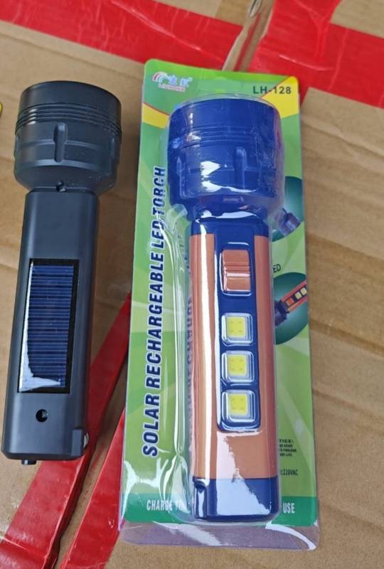 LH - 128 Solar လက်နှိပ်ဓာတ်မီး